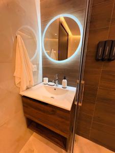 New 2026 apartment 10 mins walk from Mall & Beach - Families Only