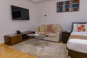 GOLF FURNISHED & SERVICED APARTMENTs