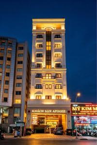 Apogee Hotel