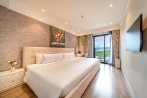Haven Living OCean View Apartment - Altara Suites