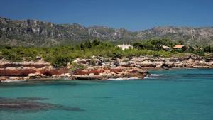 Amarella Costa Dorada - Alojamientos privados en villa mediterránea con amplia piscina y zonas BBQ