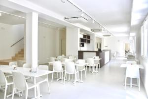 Hotel with breakfast included in Palau