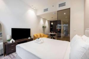 StayShort - JVC sleeps 2 Very Close to FIVE JVC