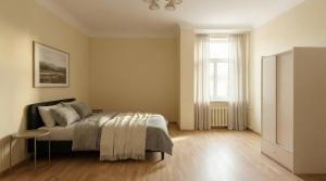 Spacious 130m2 4-Bedroom Apartment for 8 - Ģertrūdes Street Central
