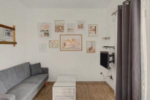 Apartamento con jardín y piscina