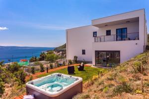 Seaview holiday home Lemona