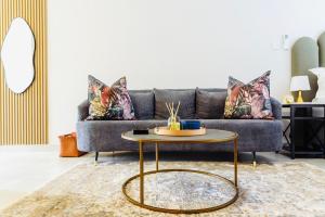 Urban Sage - Modern Studio in Sarona City, Gaborone - Free Parking,Pool & WIFI