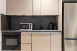Jamies Studio with Balcony & Close to Monastiraki and Gazi