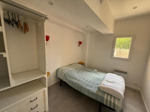 Appartement climatisé 4 personnes, terrasse, parking privatif et à 300 M du centre ville