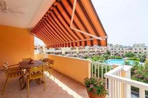 Itadhome - Coral Beachside with pool and private parking