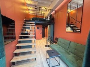 Urban Terracotta Loft - Newly Renovated