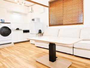 Japanese Tatami House Private Whole House Near Asakusa & Skytree 5-min Walk to Station Quiet Residential Area Great Airport Access Perfect for Families