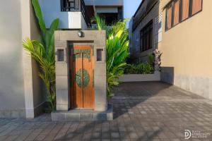Radhana Living
