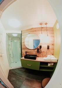Aqua Glamp