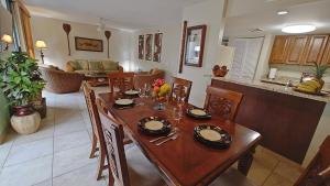 2br White Sands Village condo right at the beach