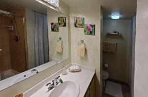 2br White Sands Village condo right at the beach