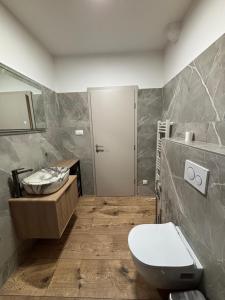 Central luxury beach apartment with parking