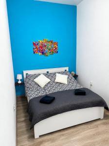 Elza House