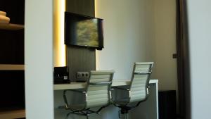 B&B HOTEL Mons Centre