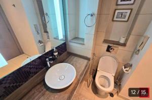 Stay Royal Holiday Homes - DAMAC Towers by Paramount, Business Bay - Near Burj Khalifa & Dubai Mall - 18th Floor Pool View - Dubai