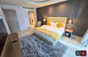 Stay Royal Holiday Homes - DAMAC Towers by Paramount, Business Bay - Near Burj Khalifa & Dubai Mall - 18th Floor Pool View - Dubai
