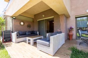 Luxury Apartment with Garden, Pool, and Golf Course