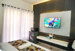 Omtush Suites 002