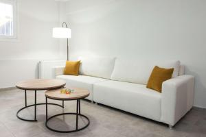 Refined 1 Bd Home in Athens Kolonaki