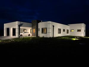 Casa mediterránea 4D lujo cerca de Termas Chillán