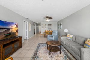 Beach Front Near Johns Pass - Sea Breeze #602