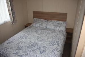 Cabin Sleeps 6 with Patio and Pets Welcome