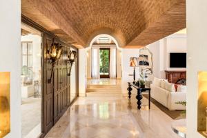 All About Villa Ronda