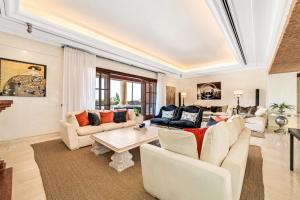 All About Villa Ronda