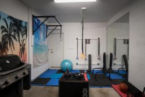 Prime Location • Gym • Dual-Monitor Workspace