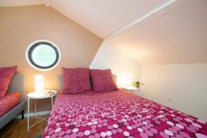 180 m2 - 2 Independent Apartments - Metro 7
