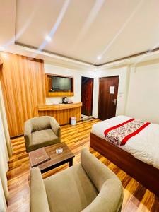 Hotel Attic Empire