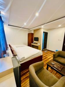 Hotel Attic Empire
