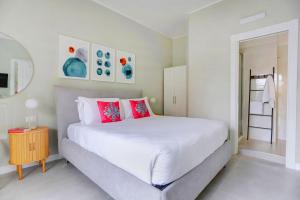 SAN GIOVANNI Appia Park - Modern apartment with Balcony - Metro A - 10 min City Center