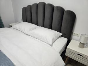Casa Stejarului Ingenuncheat
