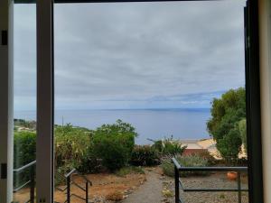 Casa do Gabriel spacious Madeirian villa with private garden and ocean view