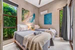 LNN Modern Jungle Retreat with Guest Home Near Beach