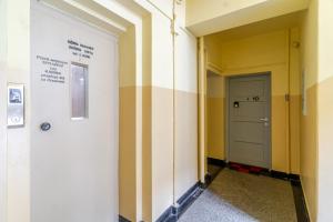 Powstańców Central Apartment by BookingHost