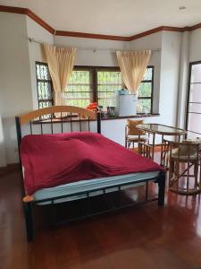 Mountain Front Family Home Big Balcony For 4 Rare Birds, Bikes