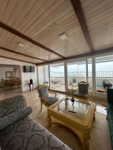 Apto Penthouse Vacacional El Laguito - Edificio Gloria