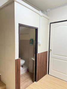 ห้องพักรายวันถนนท่ากว๊าน Takwan Daily Home