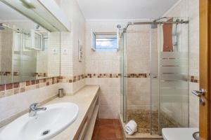 Villa Dela by Villa Plus