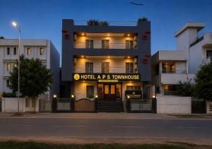 Hotel A P S Townhouse