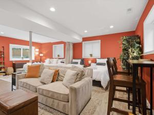 Family-Friendly Suite - Springfield METRO