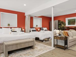Family-Friendly Suite - Springfield METRO