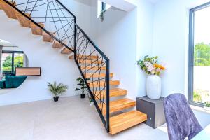 Luxury Villa Rita with Jacuzzi near Vransko Lake